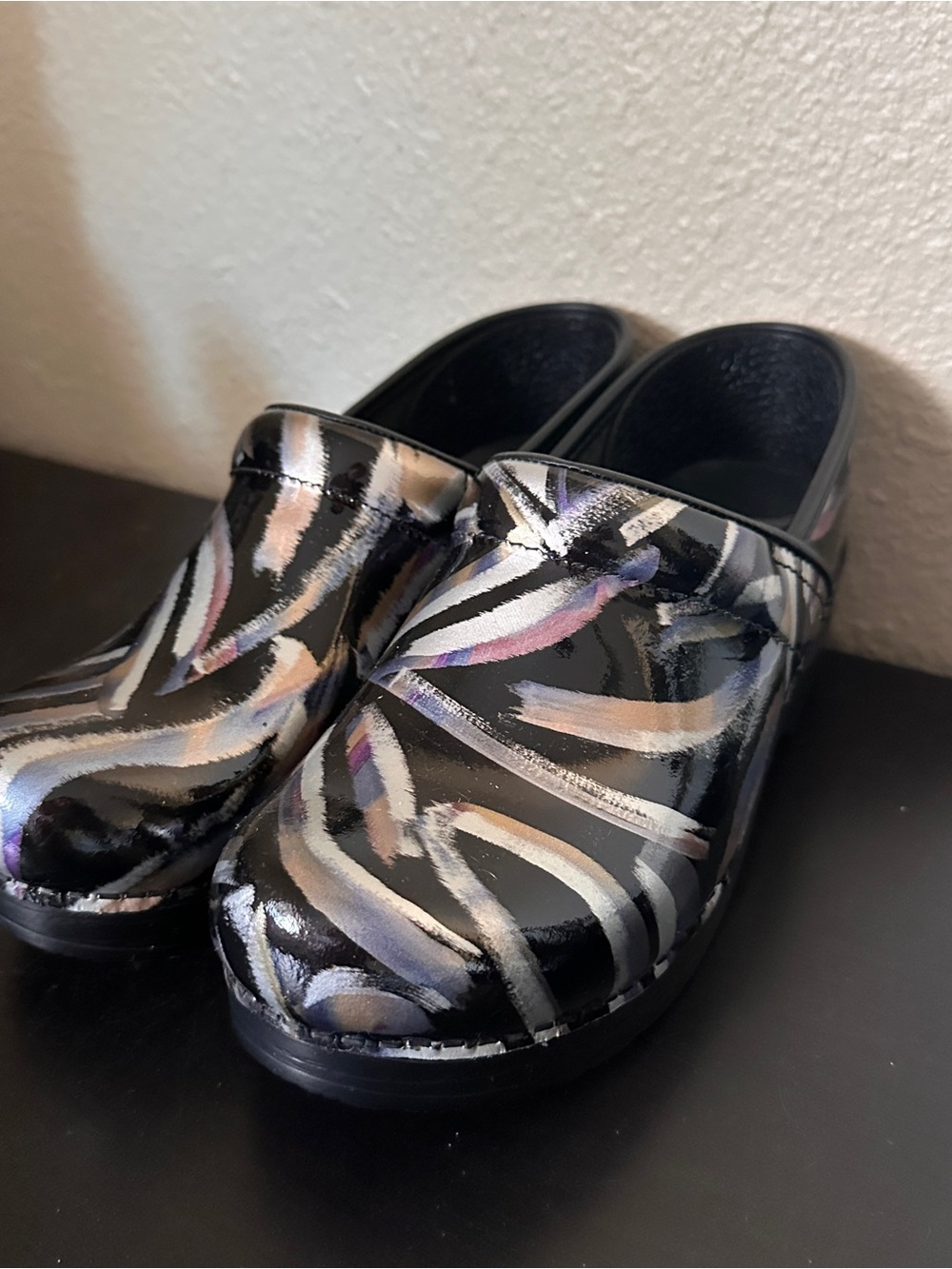 Dansko Womens Professional Brush Patent Metallic Clogs Size 38 EU 7.5 - 8 US EUC
